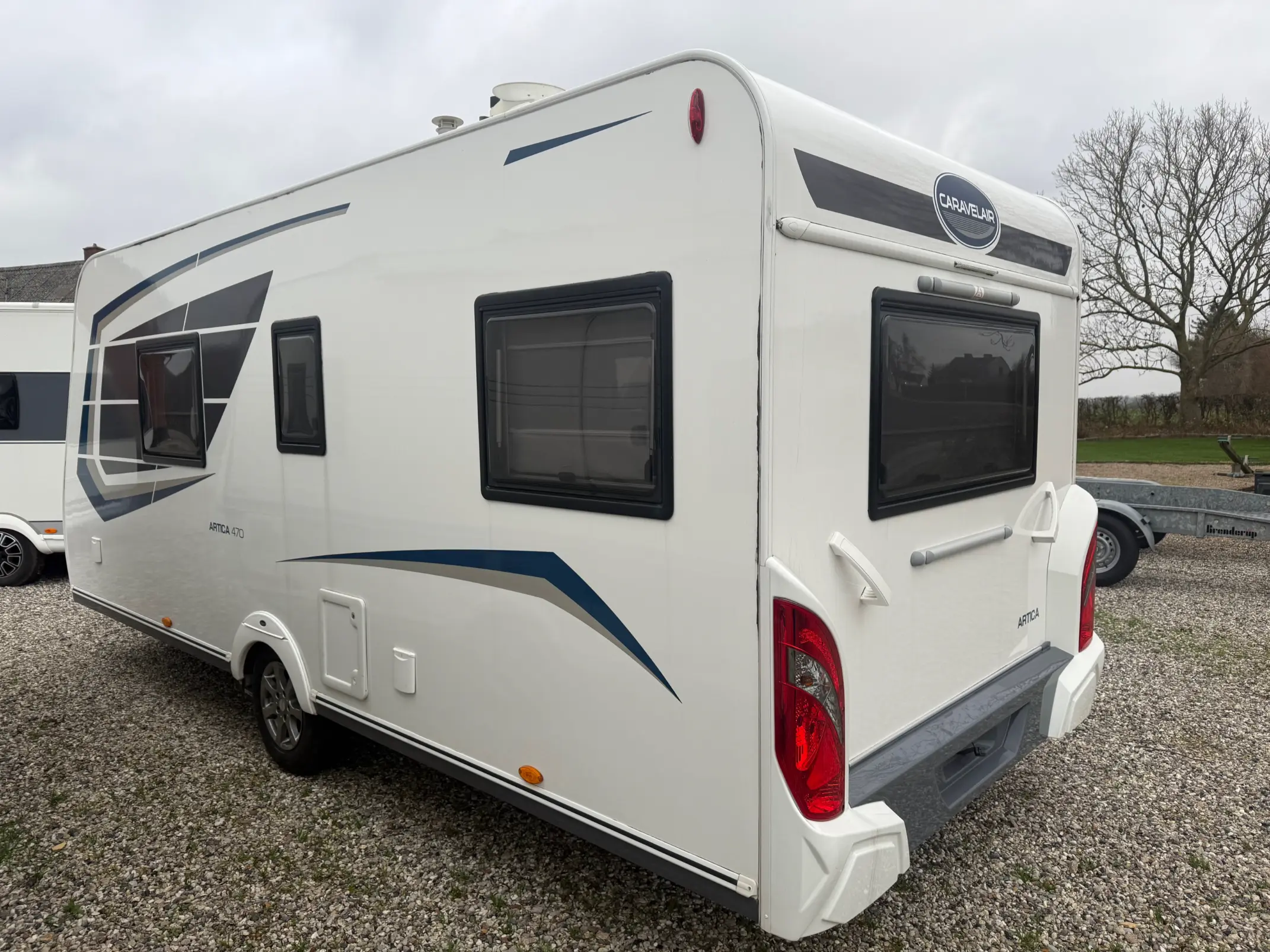 2019 Caravelair Artica 470 Queens bed